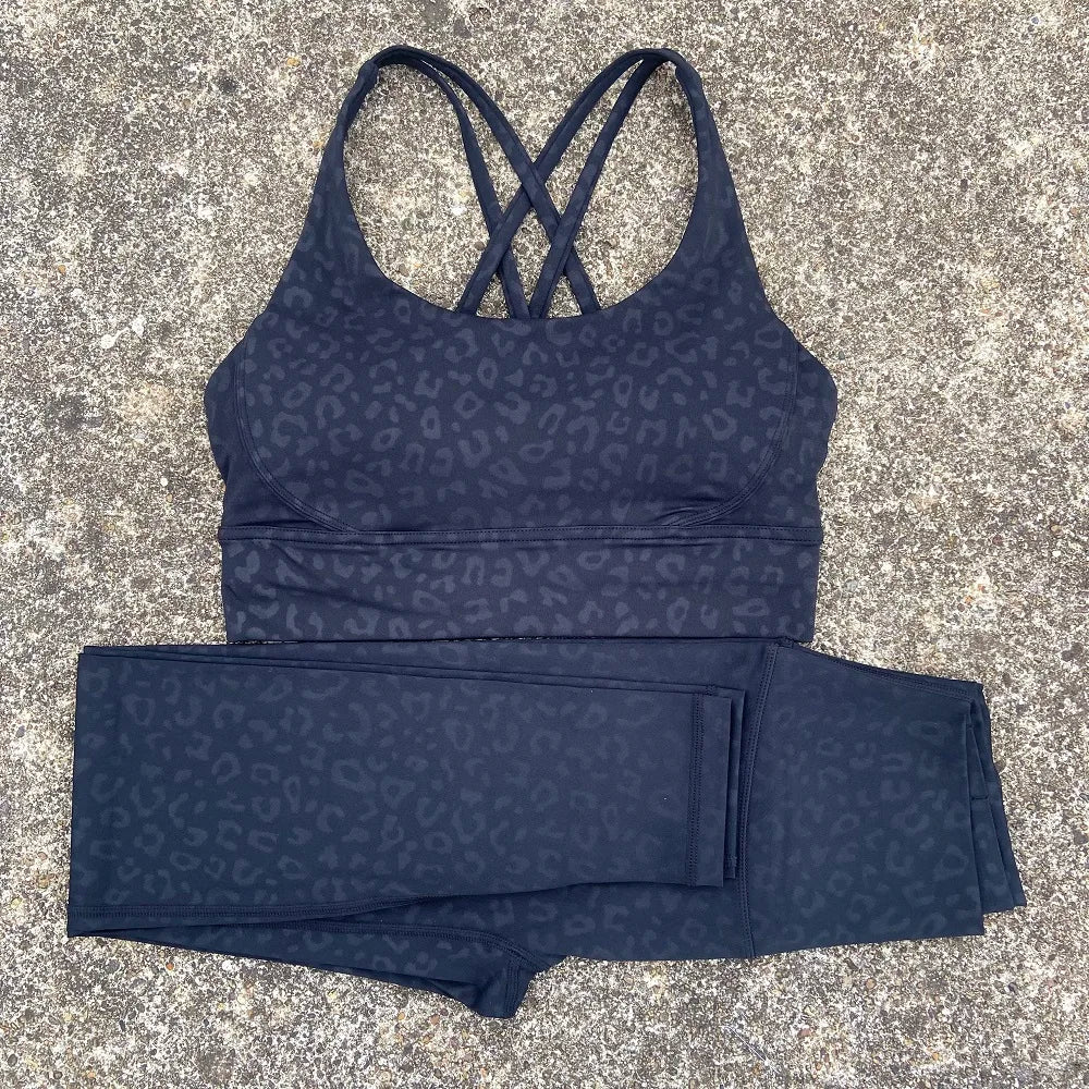 Women's Two-Piece Compression Gym Set Bra and Leggings for Training