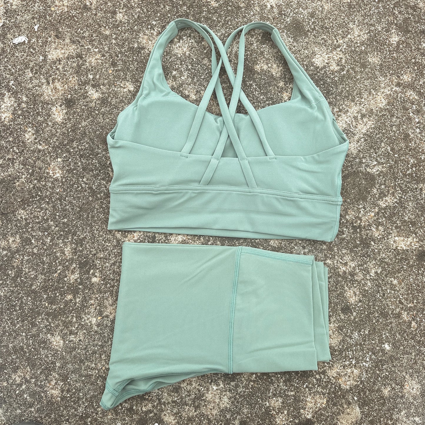 Women's Two-Piece Compression Gym Set Bra and Leggings for Training